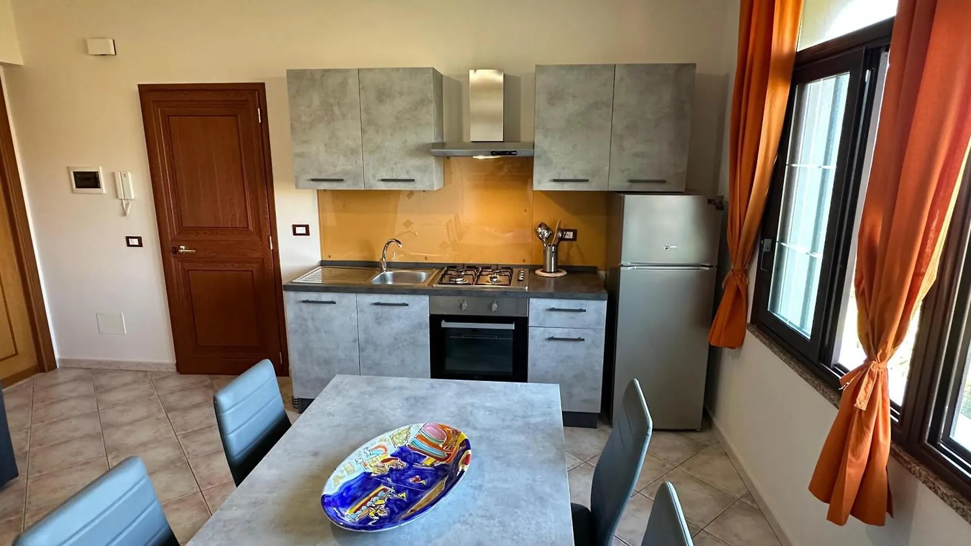 Casa Punta Barcarello, Sferracavallo Fronte Mare E Tramonti Da Sogno, A Due Passi Dalla Splendida Spiaggia Di Mondello Palermo 0*,  Italia