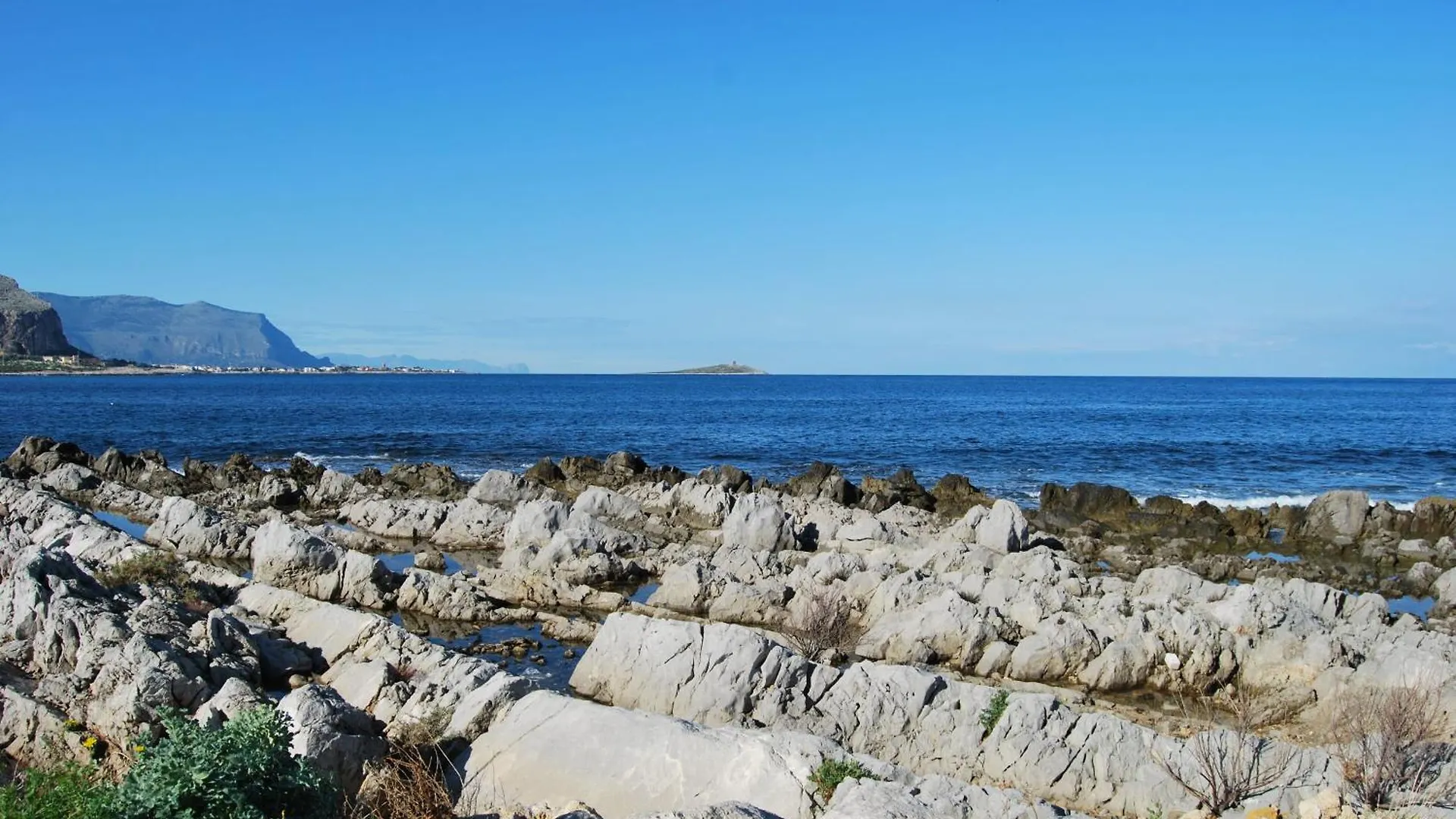 Casa Punta Barcarello, Sferracavallo Fronte Mare E Tramonti Da Sogno, A Due Passi Dalla Splendida Spiaggia Di Mondello Italy