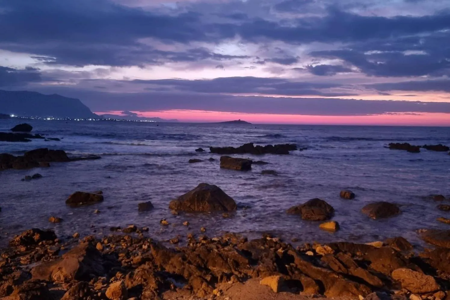 Apartment Casa Punta Barcarello, Sferracavallo Fronte Mare E Tramonti Da Sogno, A Due Passi Dalla Splendida Spiaggia Di Mondello Palermo Italy